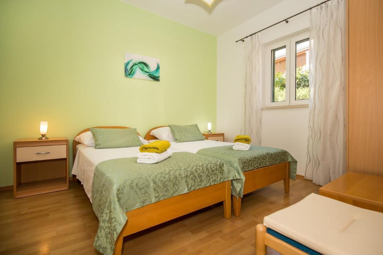 Apartmani Filipic Бол Экстерьер фото