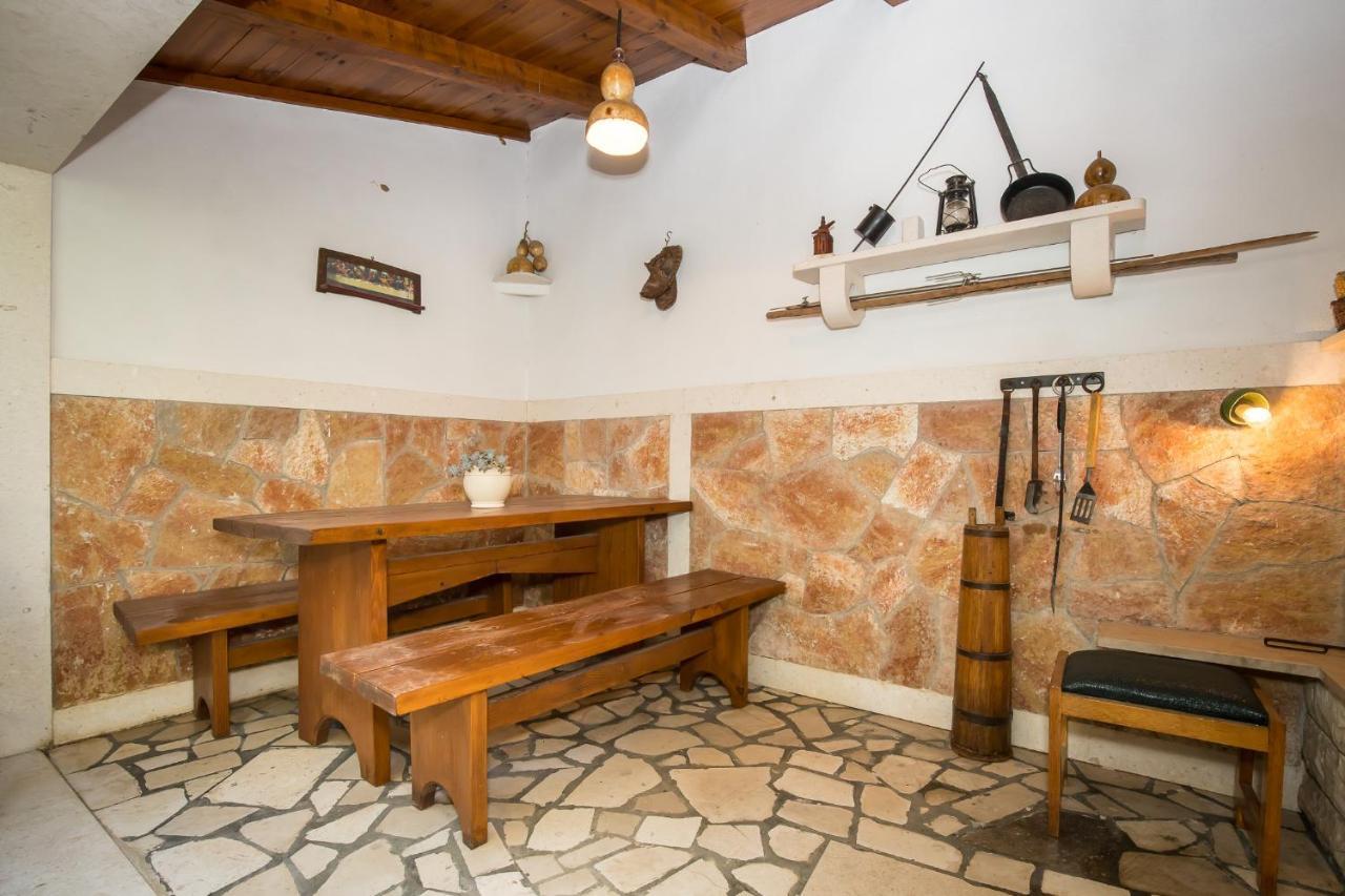 Apartmani Filipic Бол Экстерьер фото
