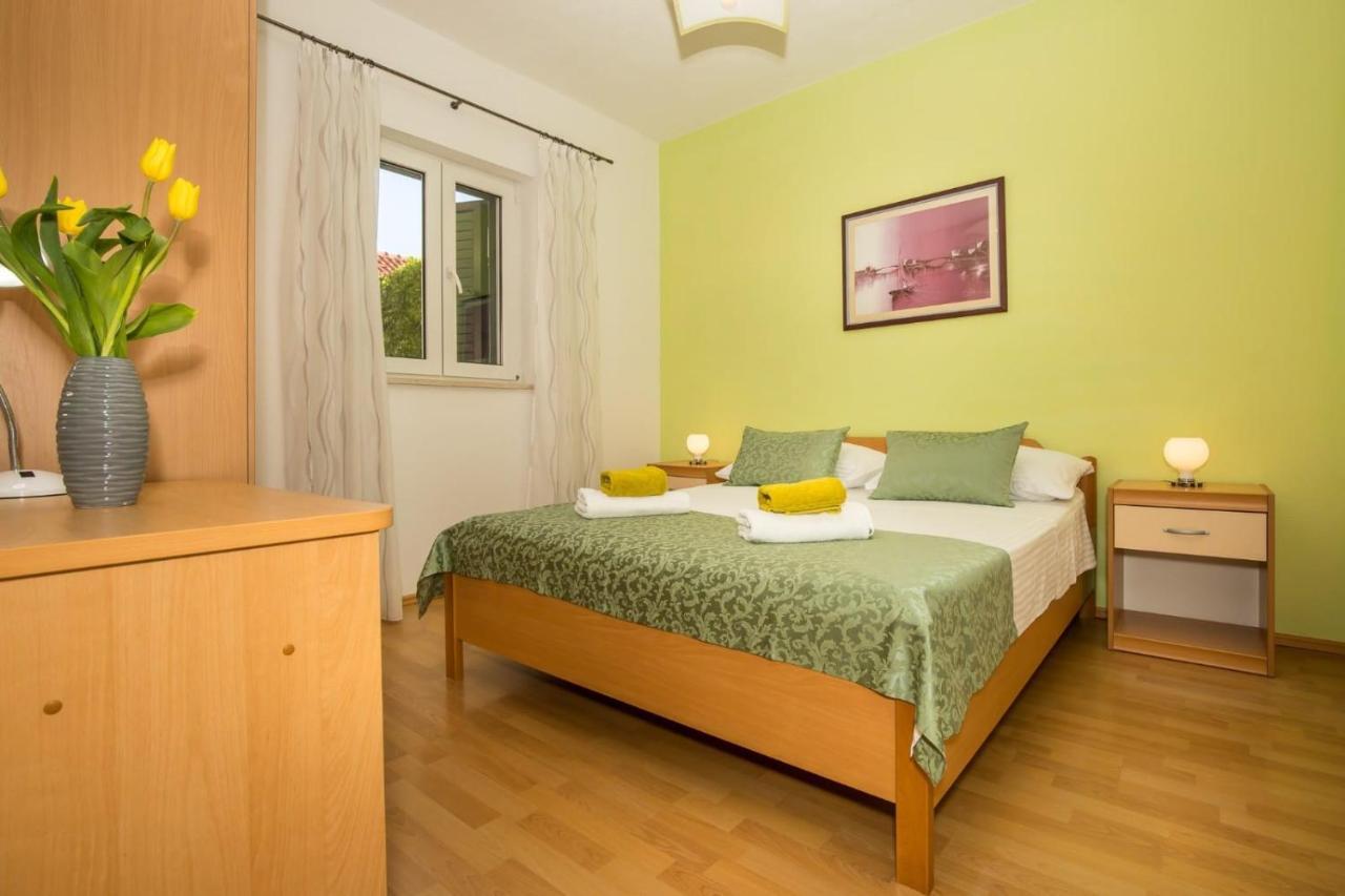 Apartmani Filipic Бол Экстерьер фото