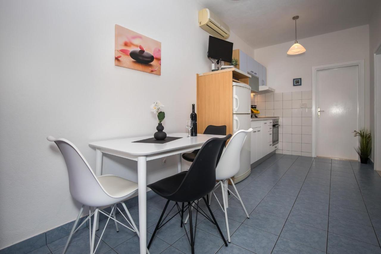 Apartmani Filipic Бол Экстерьер фото
